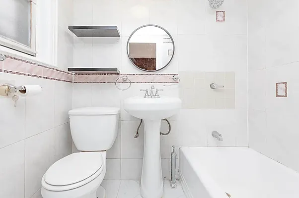 Rented by The InHouse Group | media 10