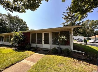 37 Trent Ct UNIT D, Ridge, NY 11961