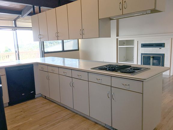 4th image of 3215 72nd Ave SE