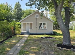 3807 S Chalmers Ave, Bartonville, IL 61607