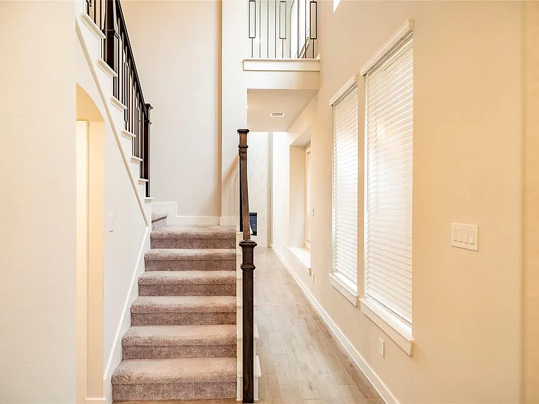 6526 Bramble Cove Ln — Photo 13