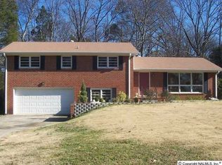 8211 Valley View Dr SE, Huntsville, AL 35802