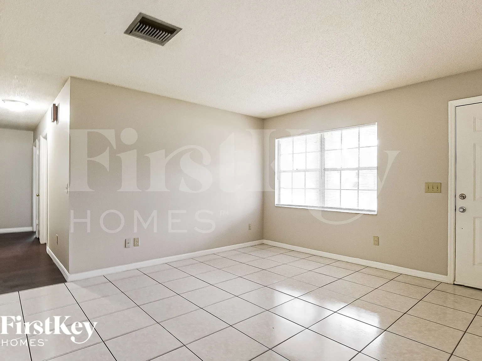 3 bed, 2.0 bath, 1241 sqft, $1,625 — Photo 4