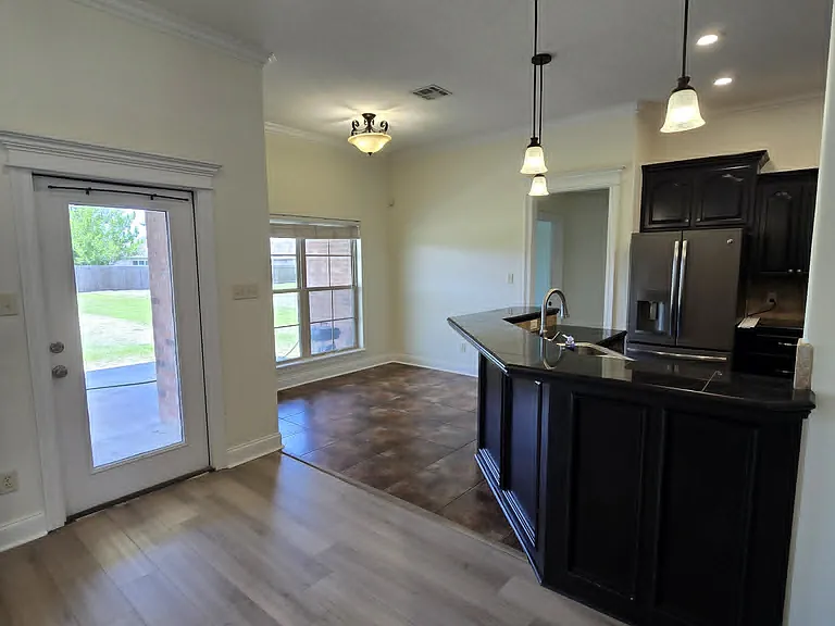 2619 E Robinwood Dr — Photo 4