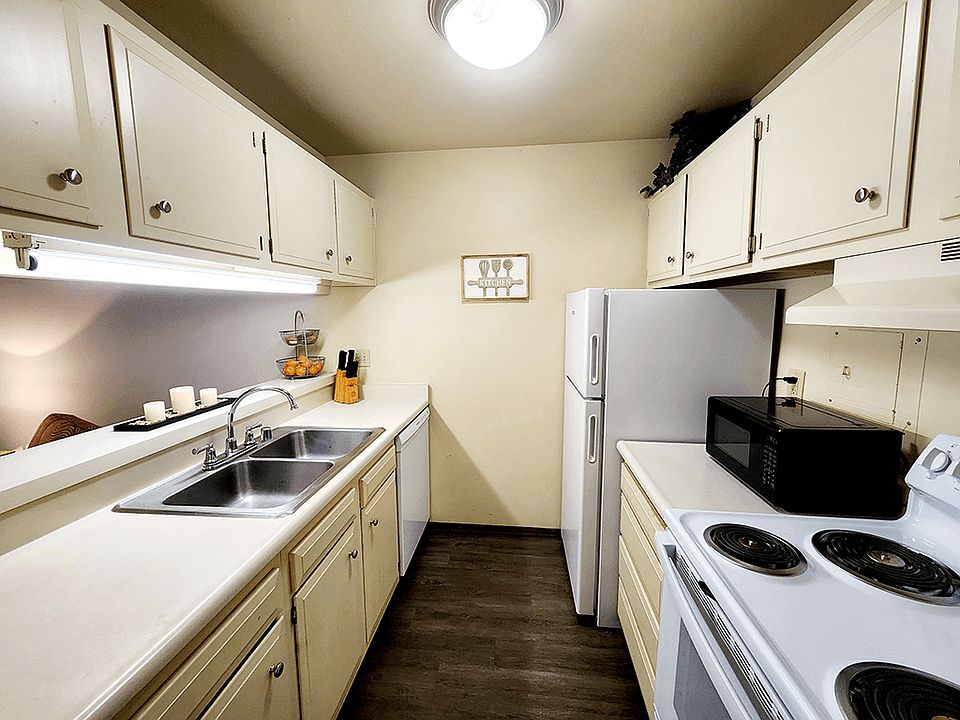 Fully-Equipped Kitchen with Dishwasher