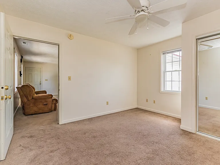 1620 W Jackson St — Photo 13