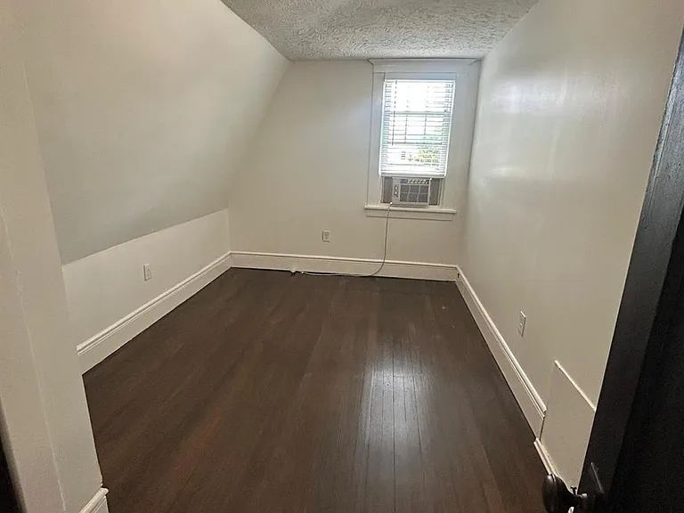 272 Lake Ave — Photo 13