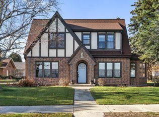 2004 Lakeshore Dr, Sheboygan, WI 53081