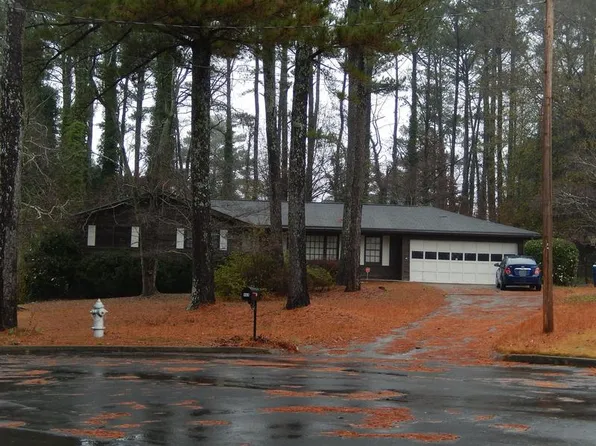 464 Pascal Cir, Lilburn, GA 30047