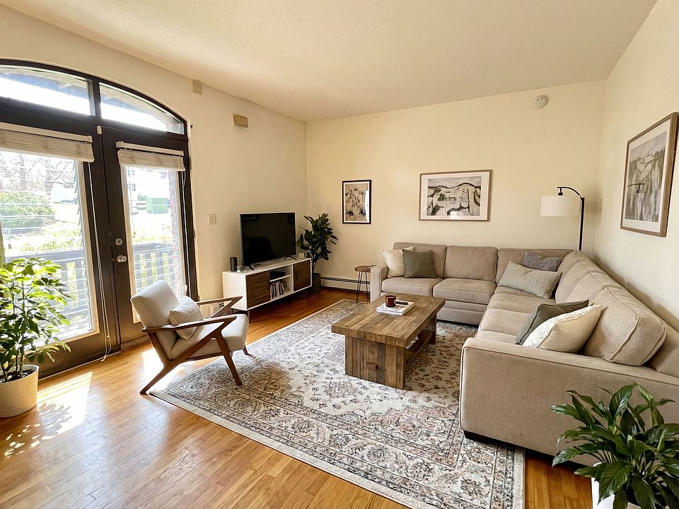 Living room (virtually staged)