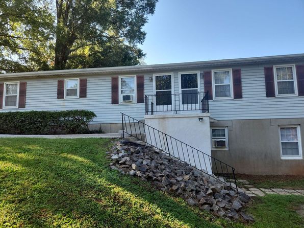 16 Church Ln APT 3