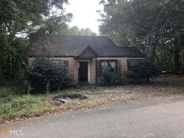 7675 Village Dr, Jonesboro, GA 30236