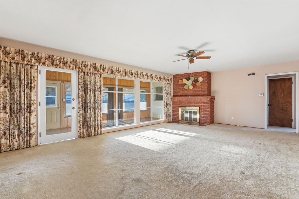 next background image