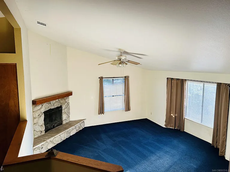 12156 Lakeside Ave — Photo 4