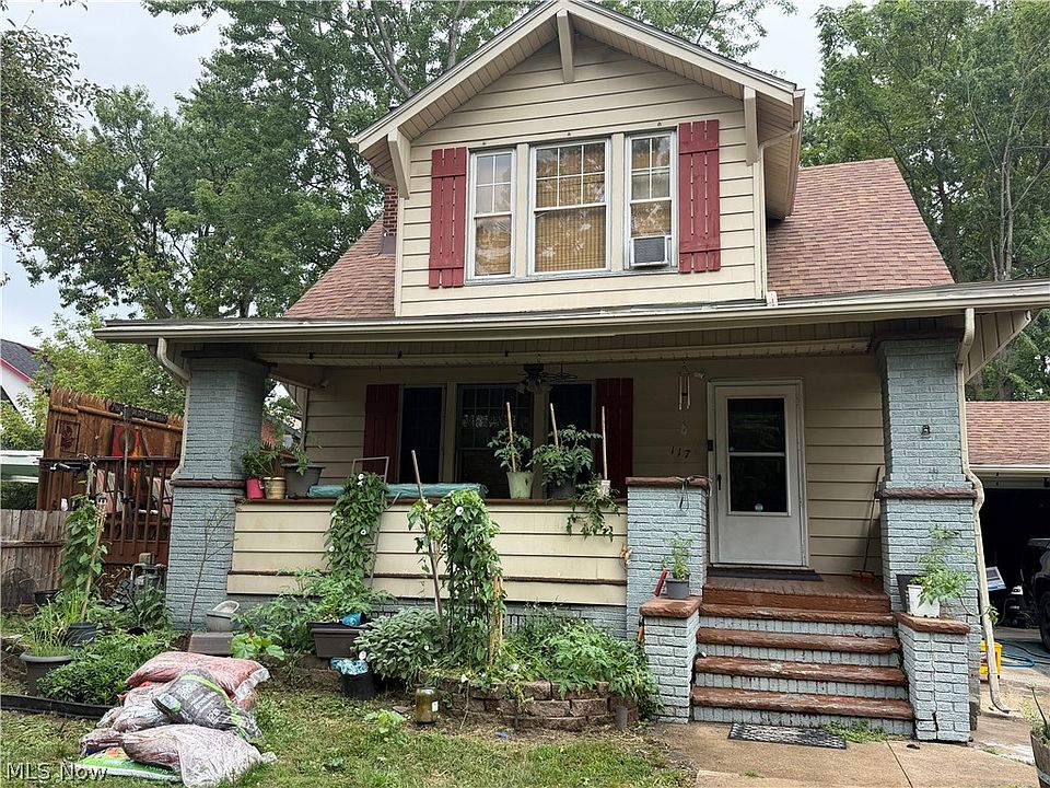 1st image of 117 Colonial Blvd NE
