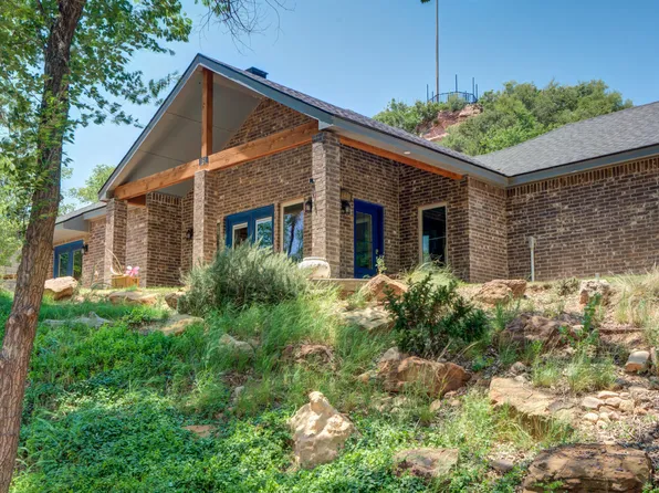 151 Pony Express Trl, Lubbock, TX 79404