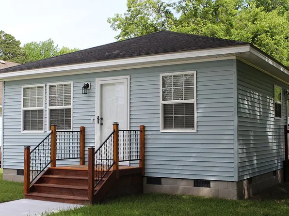 210 Oak Grove Ave, Elizabeth City, NC 27909