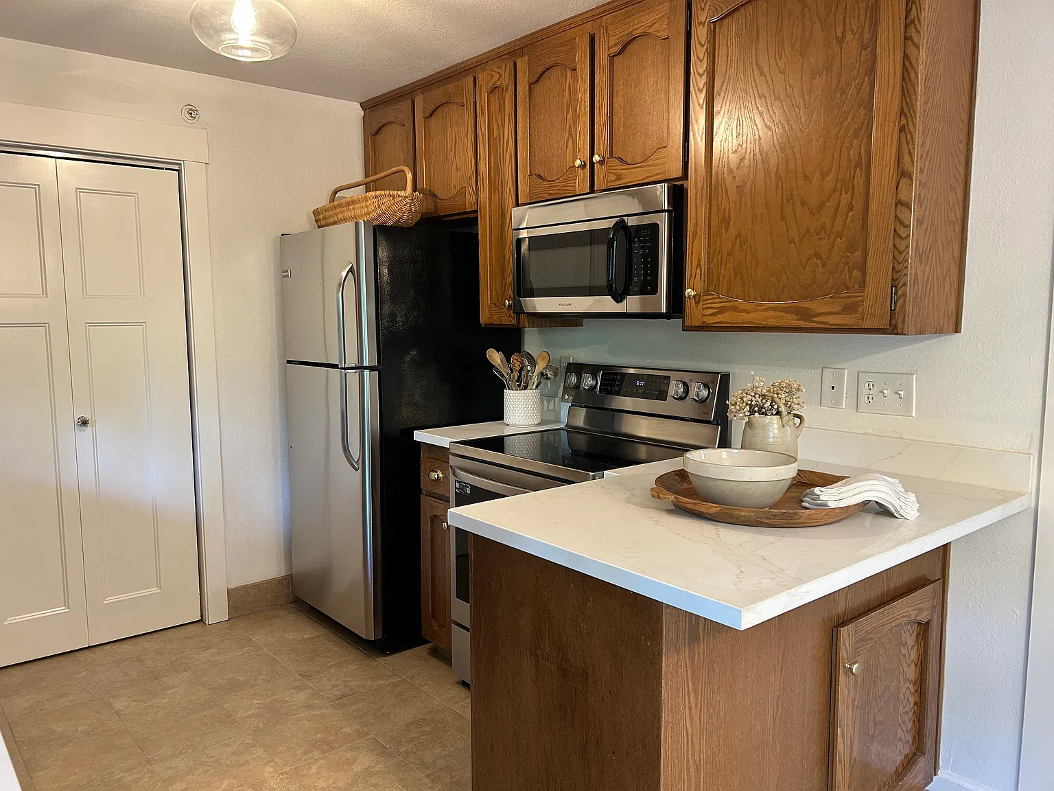2 bed, 1000 sqft, $3,125 — Photo 3