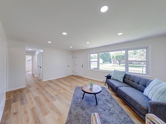 3rd image of 6242 Radnor Rd