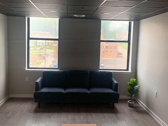 3rd image of 125 E North St #500