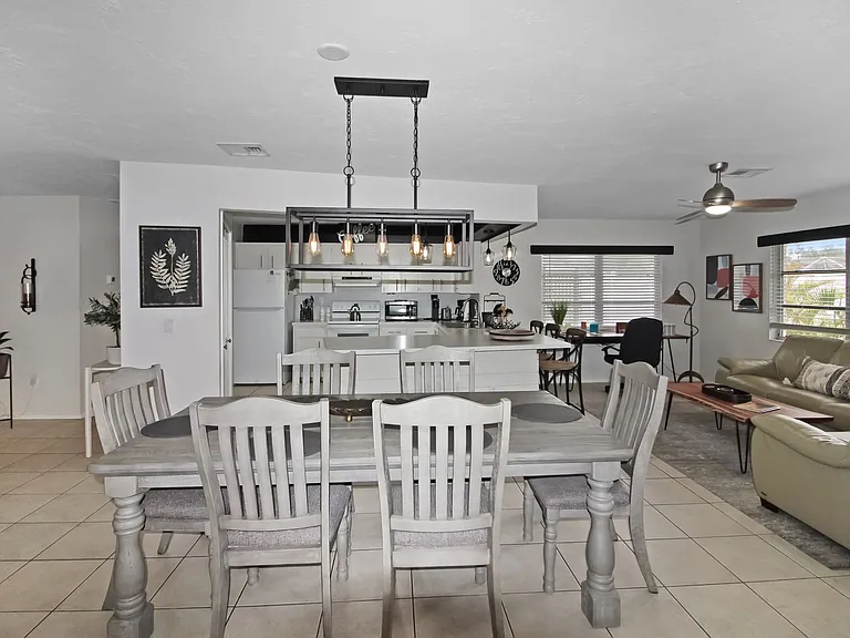 242 Capri Ave — Photo 7