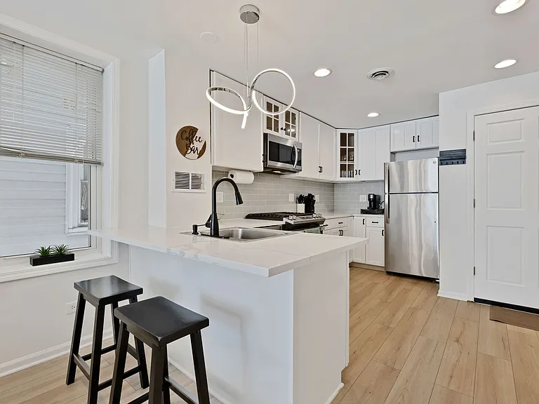 2620 W Homer St #1 — Photo 9