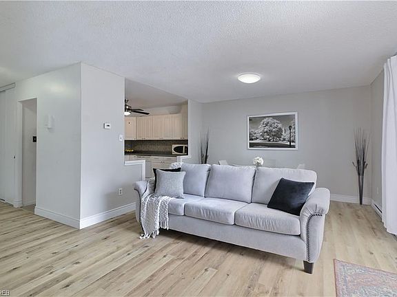 2nd image of 1016 Falgarwood Dr #41