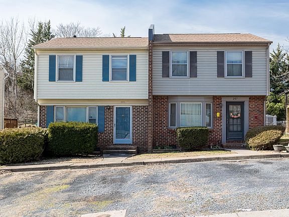 2nd image of 207 Wakefield Pl