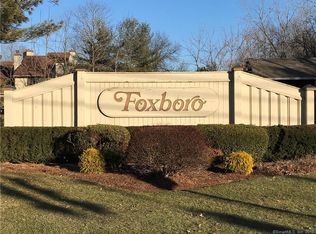 136 Hunters Ln, Newington, CT 06111