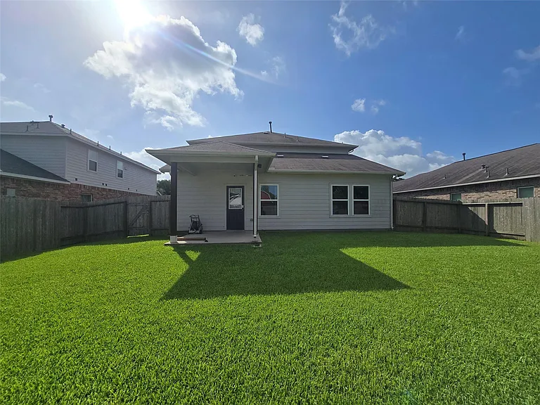 7318 Parkview Dr — Photo 28