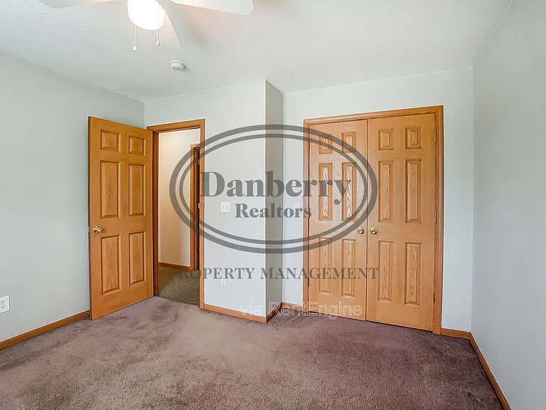 1103 N Byrne Rd — Photo 24
