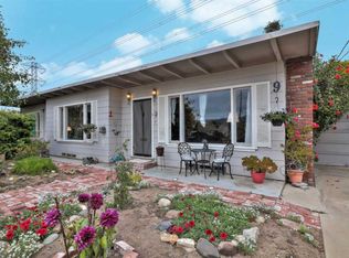 9 Robertson Pl, Del Rey Oaks, CA 93940