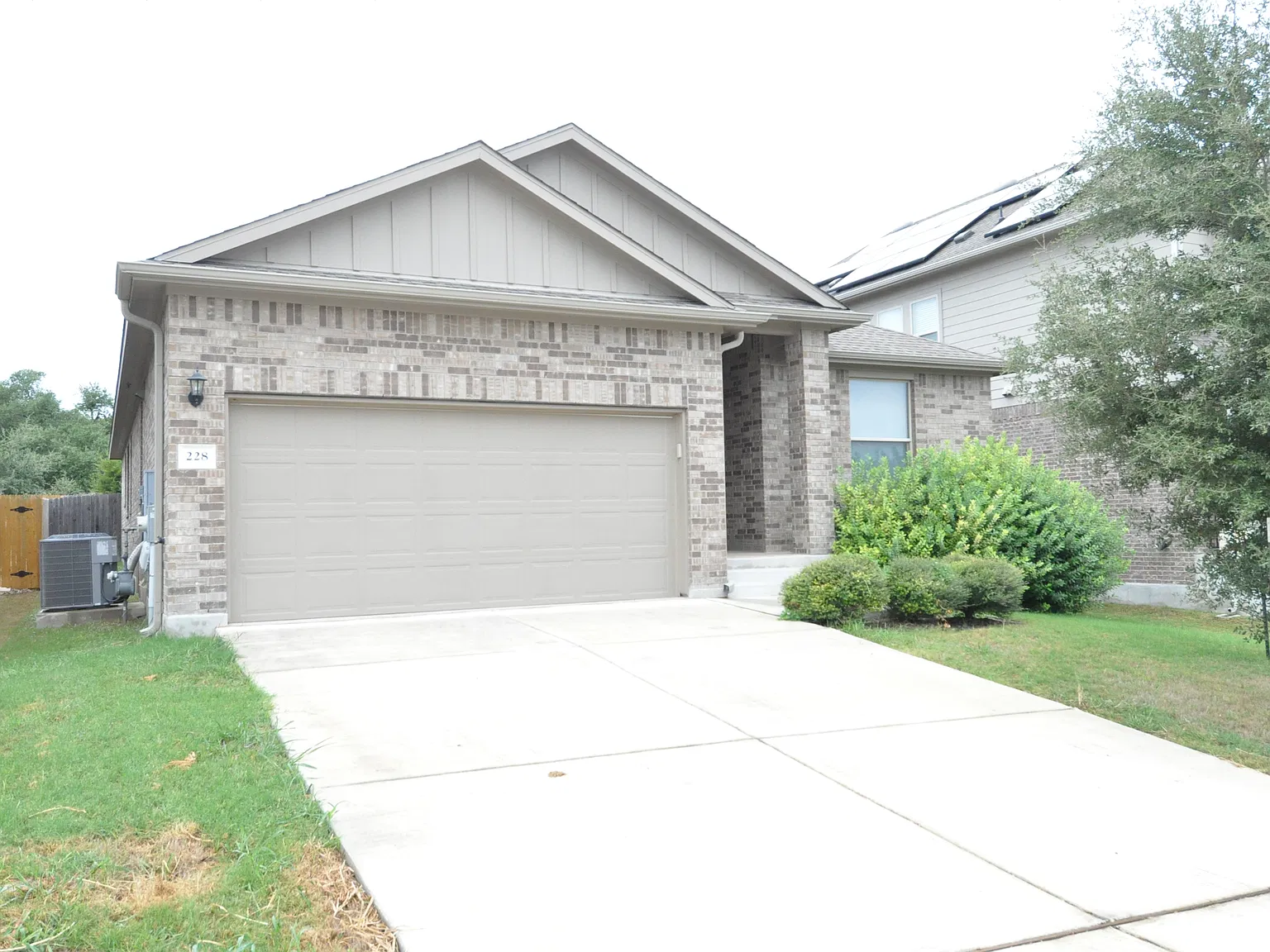 4 bed, 2089 sqft, $2,100 — Photo 1
