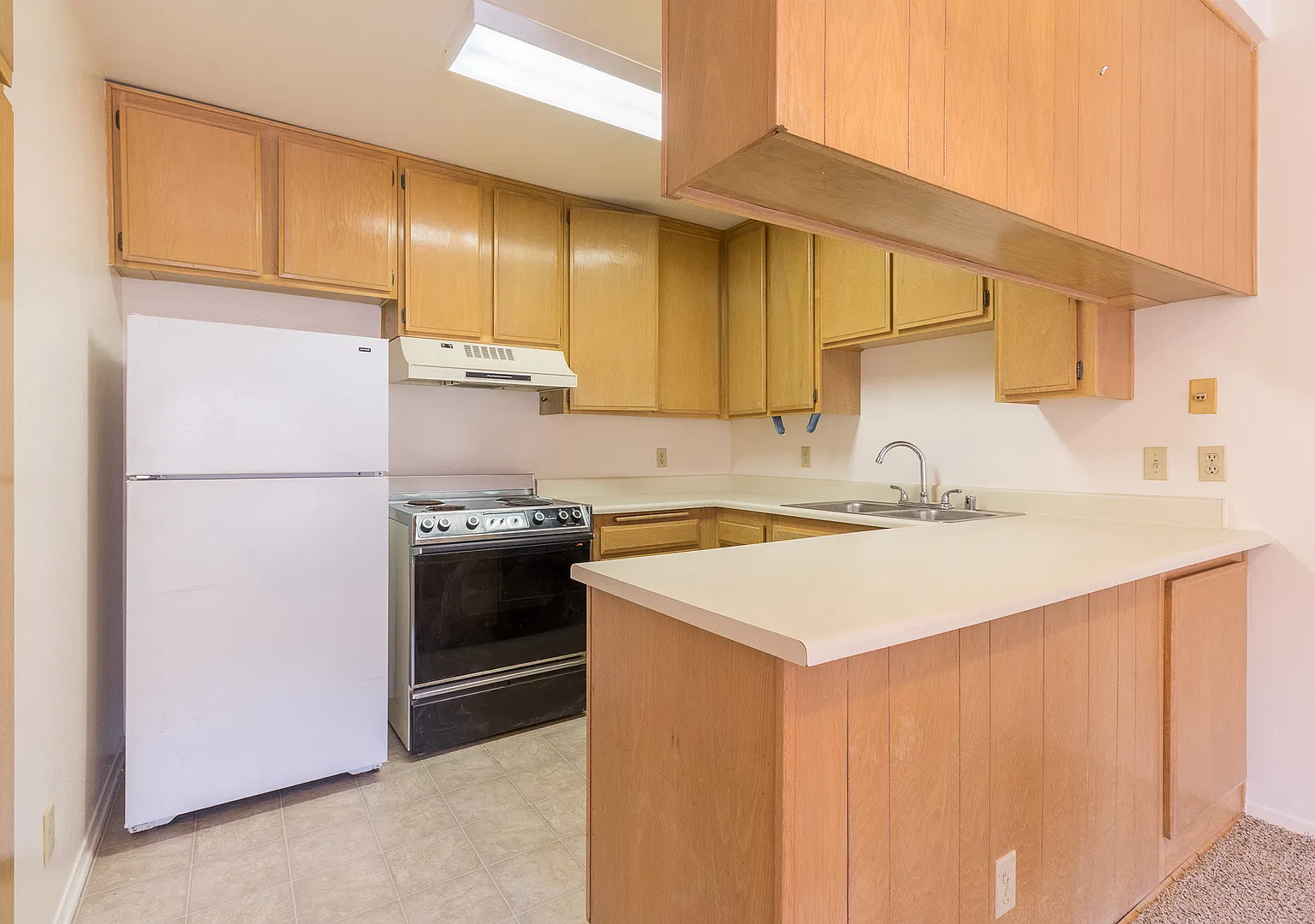 Light, Bright & Ideally Located 1-Bedroom Near The Village! — Photo 4