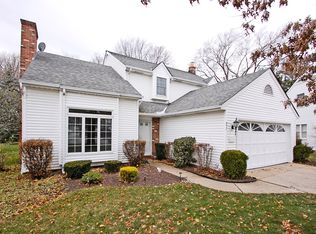 21 Laurel Dr, Rocky River, OH