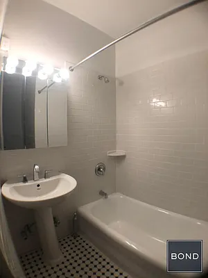 Rented by Bond New York | media 9