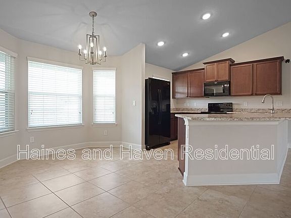 5th image of 1217 Forest Hills Dr