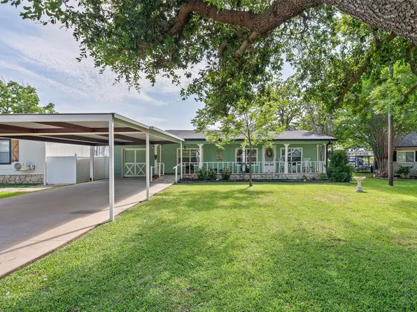 4517 Wildwood Cir, Granbury, TX 76049