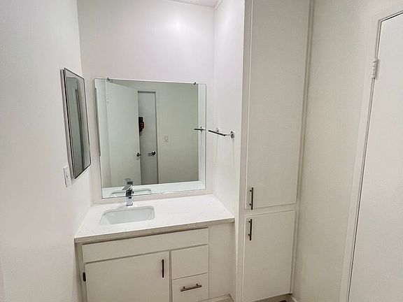 3rd image of 333 Vernon Ave APT 11