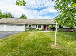 6100 Rossier Rd, Canandaigua, NY 14424
