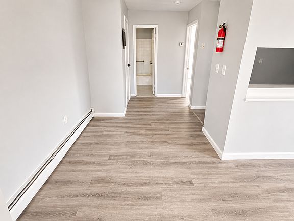 4th image of 275 Vreeland Ave #764