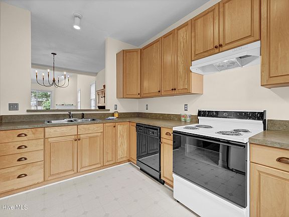 5th image of 233 Racine Drive #38