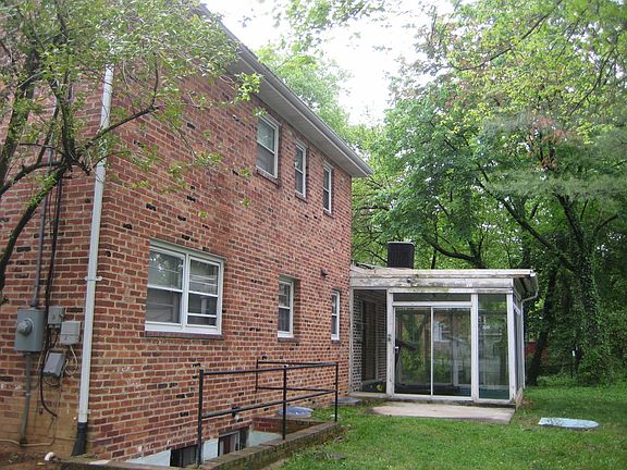 Screened in porch