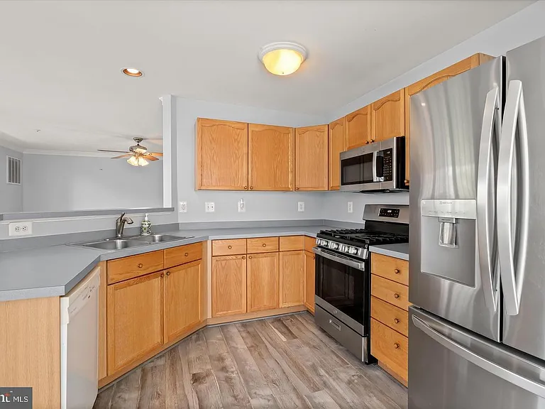 2504 Shelley Cir #4-2D — Photo 4