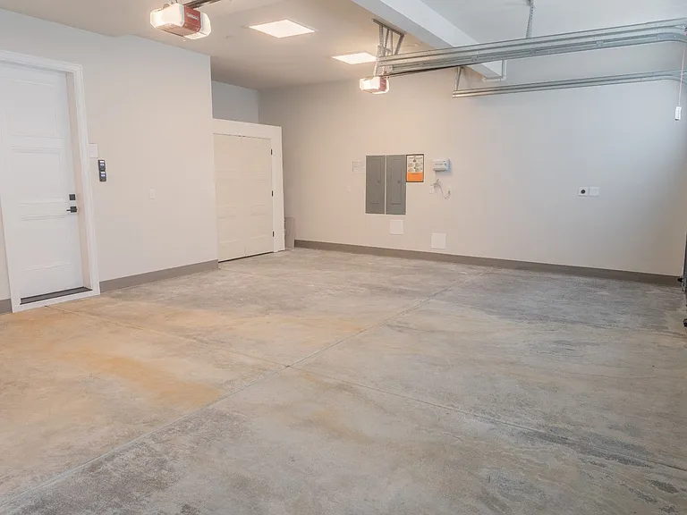 10420 NE 112th St — Photo 57