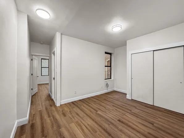 9506 4th Avenue image 1 of 8