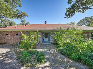 6923 Roberts Ln, Fort Worth, TX 76140