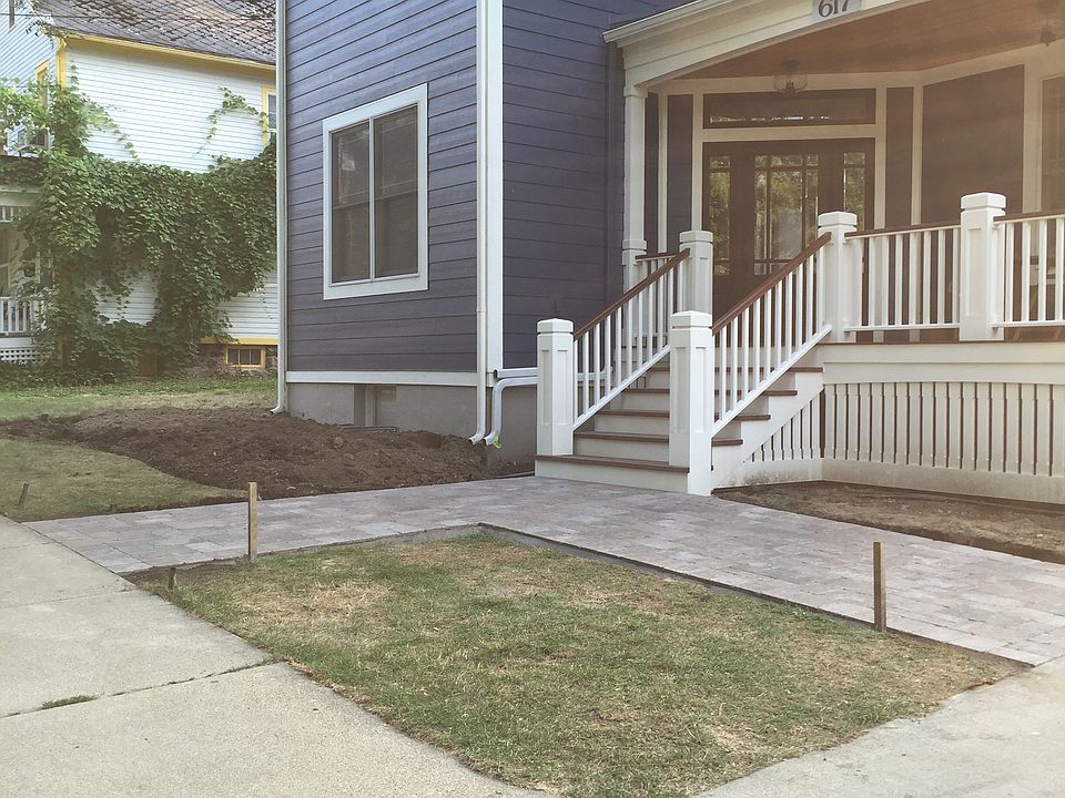 1st image of 617 N 4th Ave