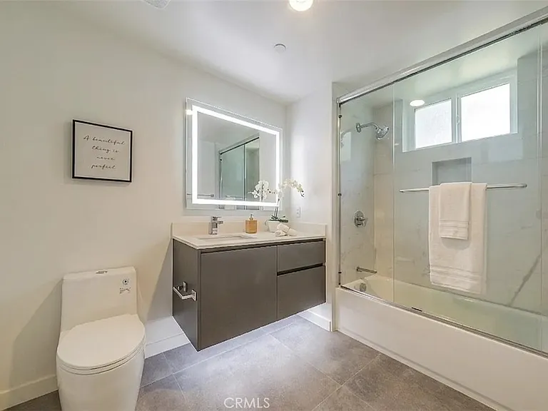 214 S Westmoreland Ave — Photo 4
