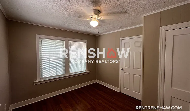 3743 Miami Ave — Photo 3